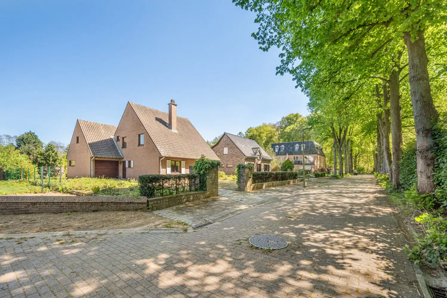 Vrijstaande woning met 4 slaapkamers en een garage op een perceel van 10a 29ca omgeven door groen en op het einde van een doodlopende straat te Oud-Heverlee! foto 3