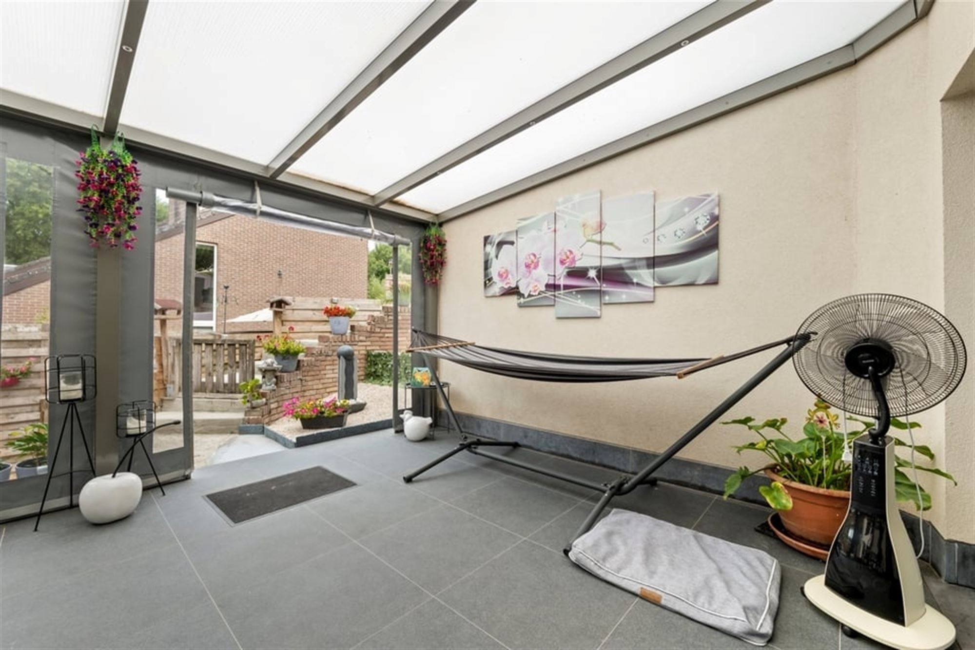 RUIME, INSTAPKLARE OPEN BEBOUWING MET PRACHTIGE TERRASSEN OP EEN RUSTIGE LOCATIE foto 12
