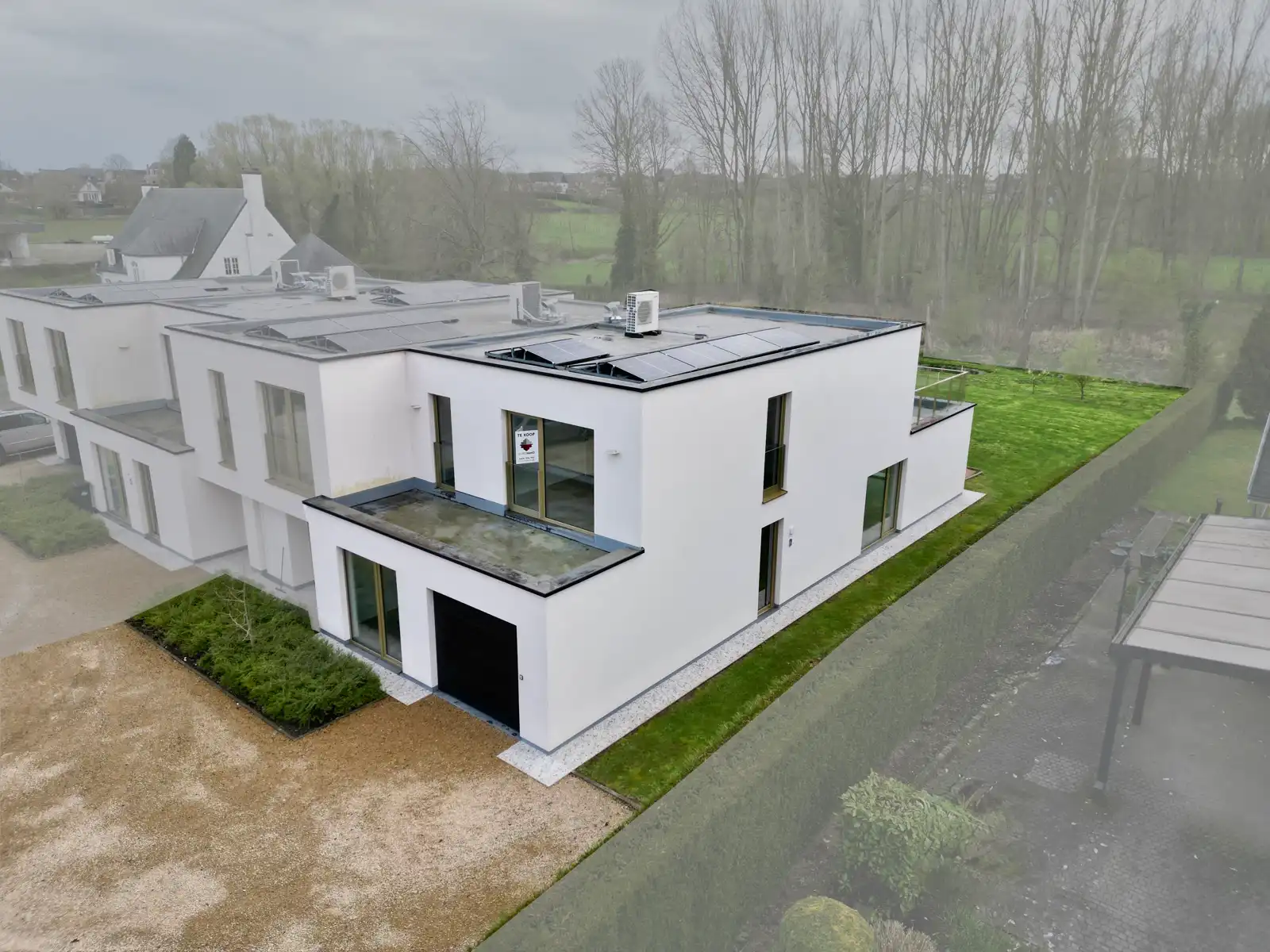 Prachtige HOB met 5 SLPK, tuin, garage en staanplaatsen! foto {{pictureIndex}}