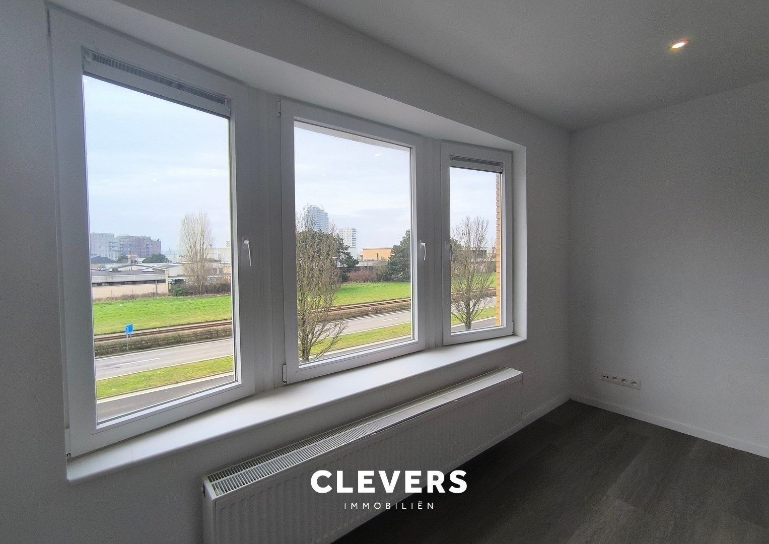 Topaanbieding te huur! Gerenoveerde duplex foto 8