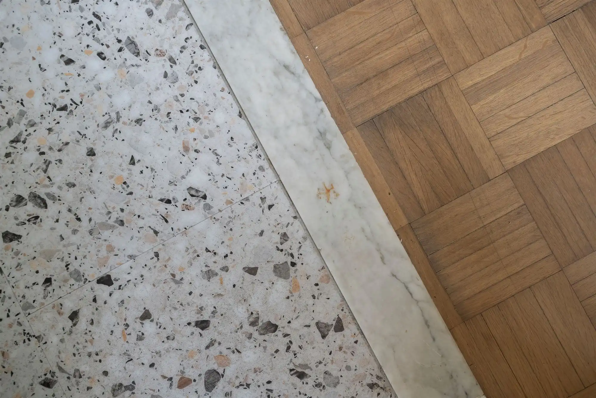 Stijlvol gerenoveerd stadsappartement met terras foto 7