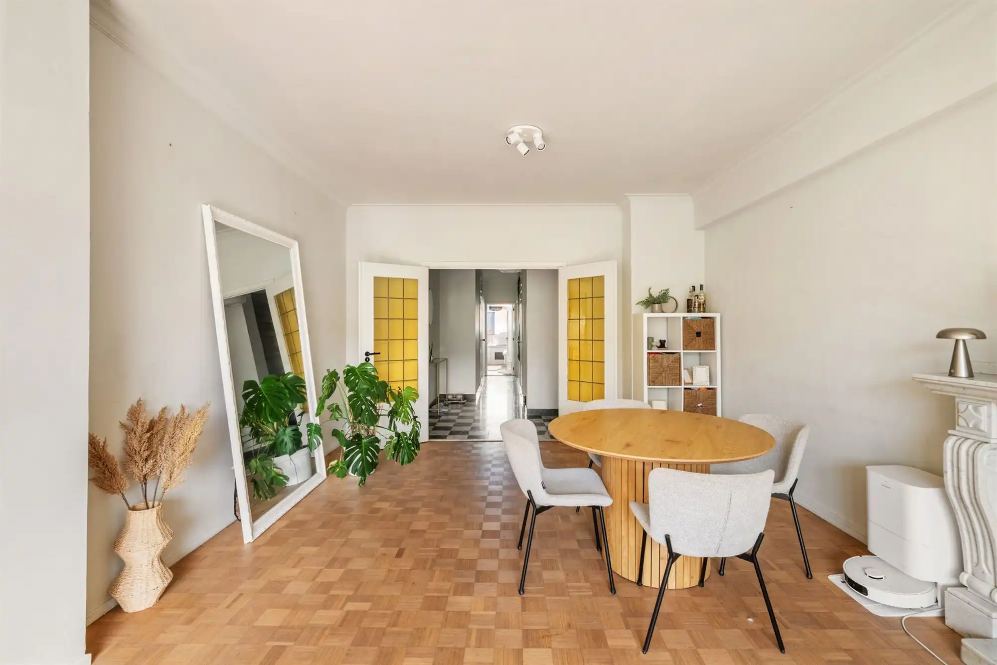 Stijlvol gerenoveerd stadsappartement met terras foto 7