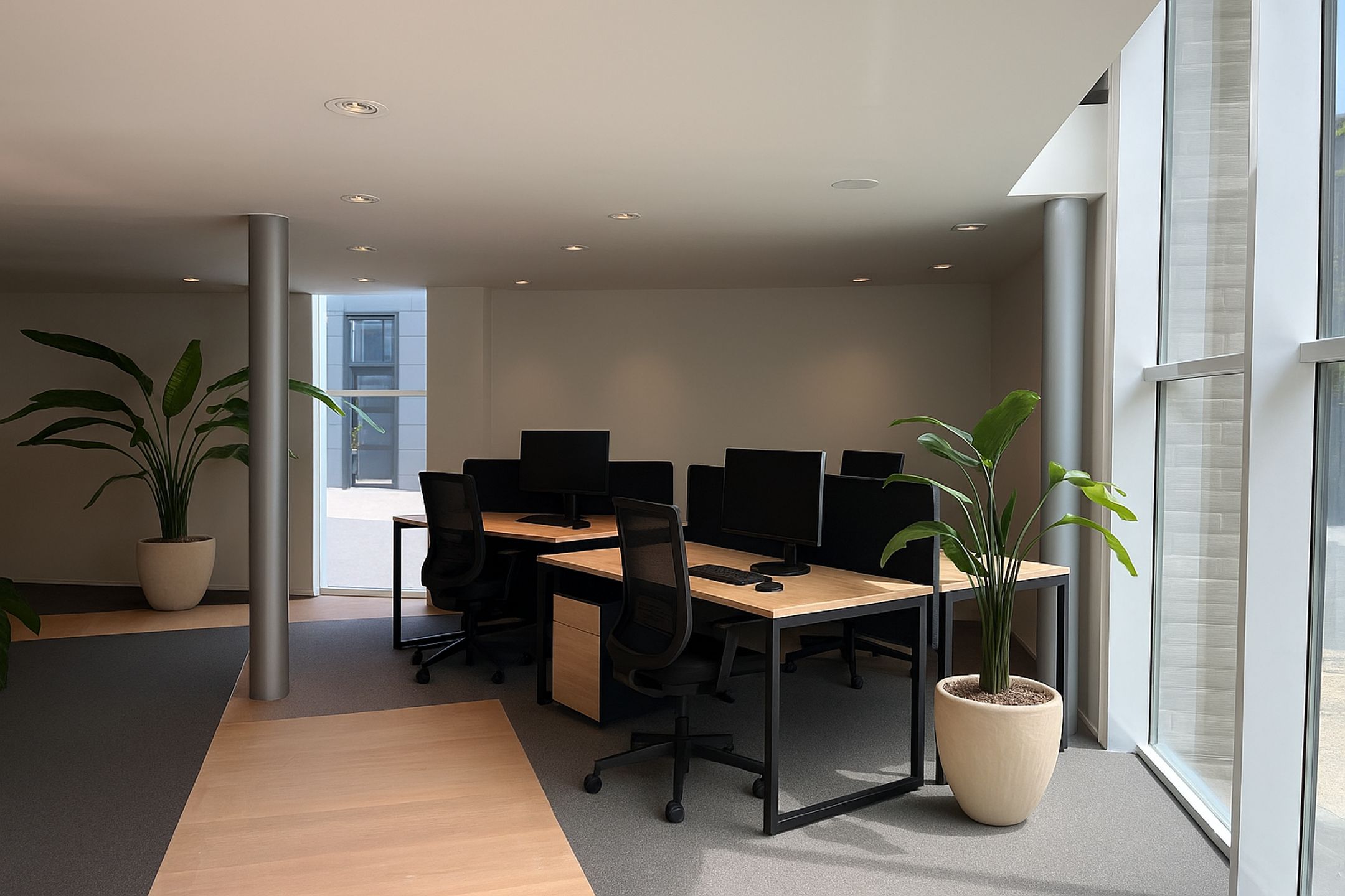  TE HUUR Genk - showroom met kantoren foto 5