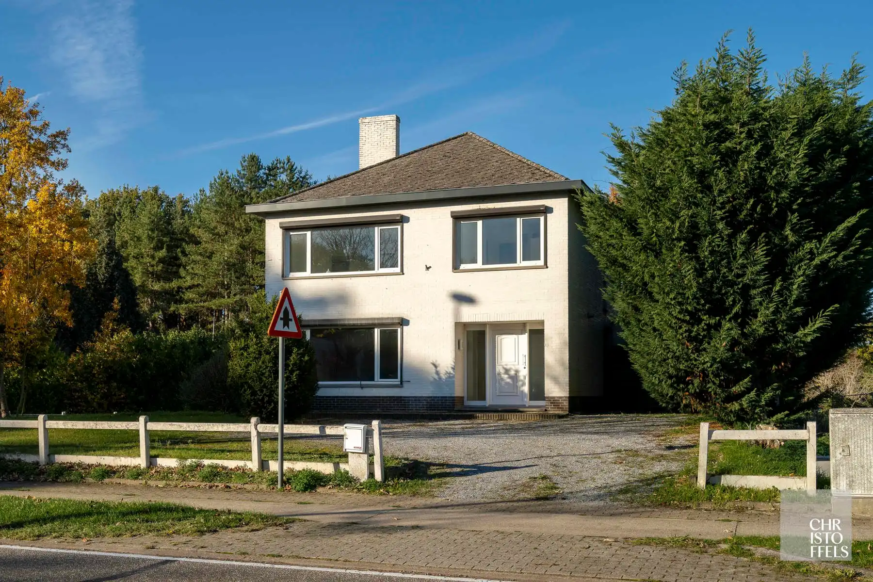 Te renoveren woning met 3 slaapkamers op ruim perceel van 1.085 m² foto 17