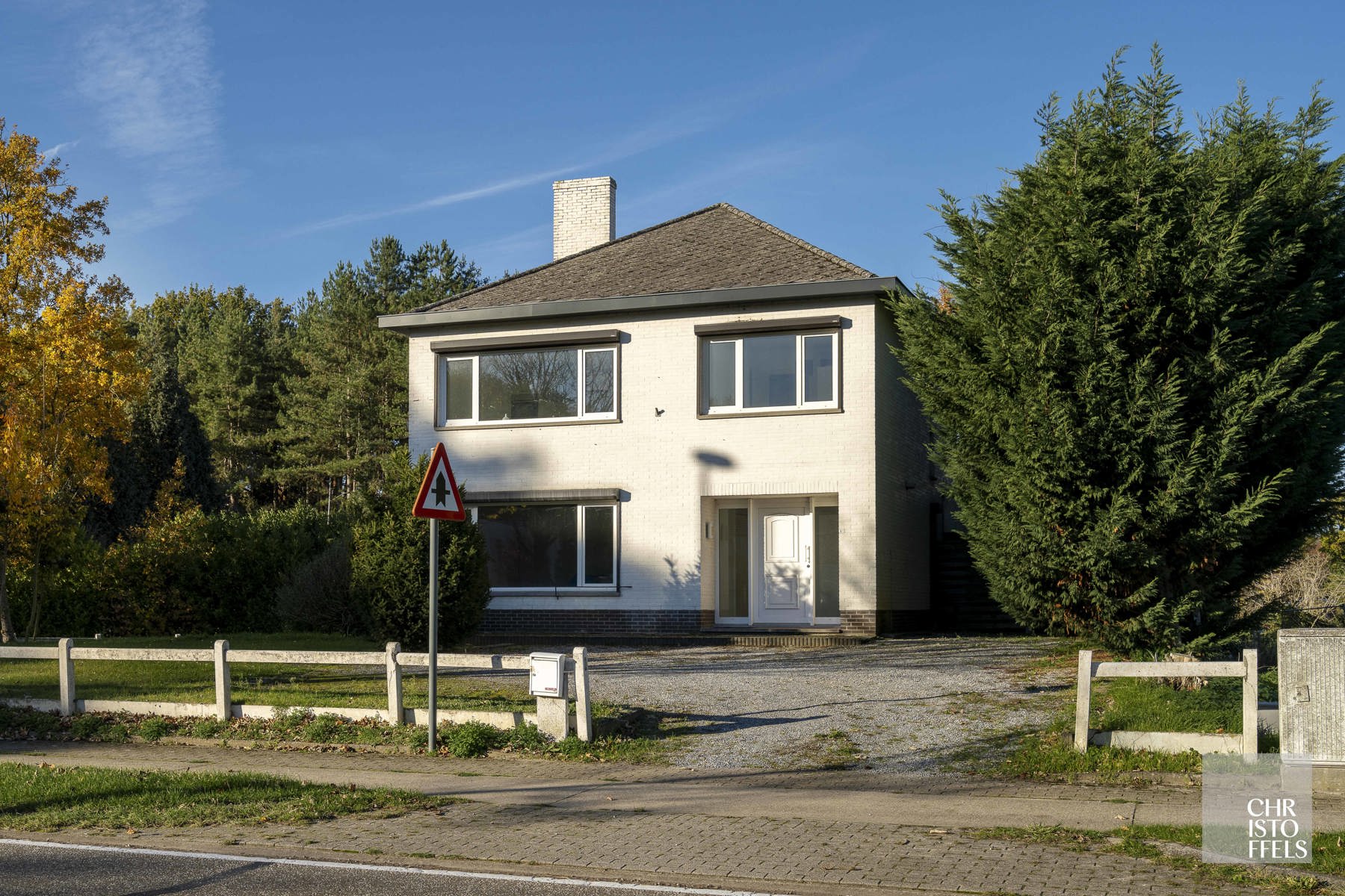 Te renoveren woning met 3 slaapkamers op ruim perceel van 1.085 m² foto 17