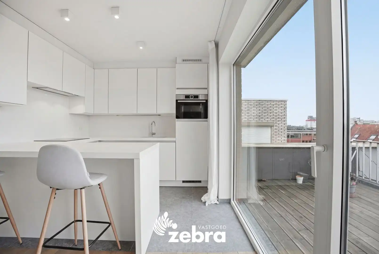 Penthouse met 2 slaapkamers op 191 m² in hartje Roeselare! foto 2