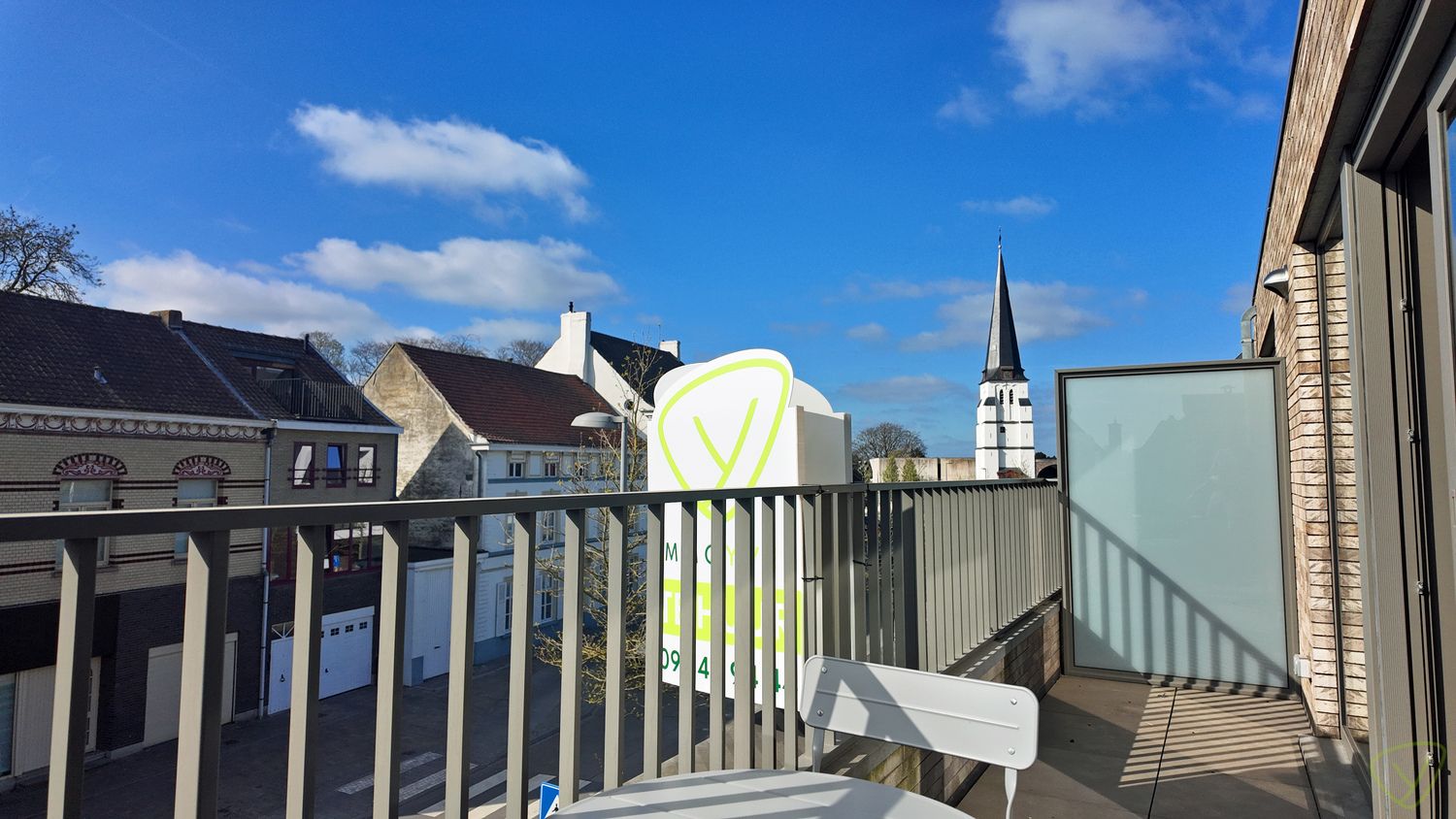 Instapklaar duplex-appartement met terras in het hart van Waarschoot! foto 12