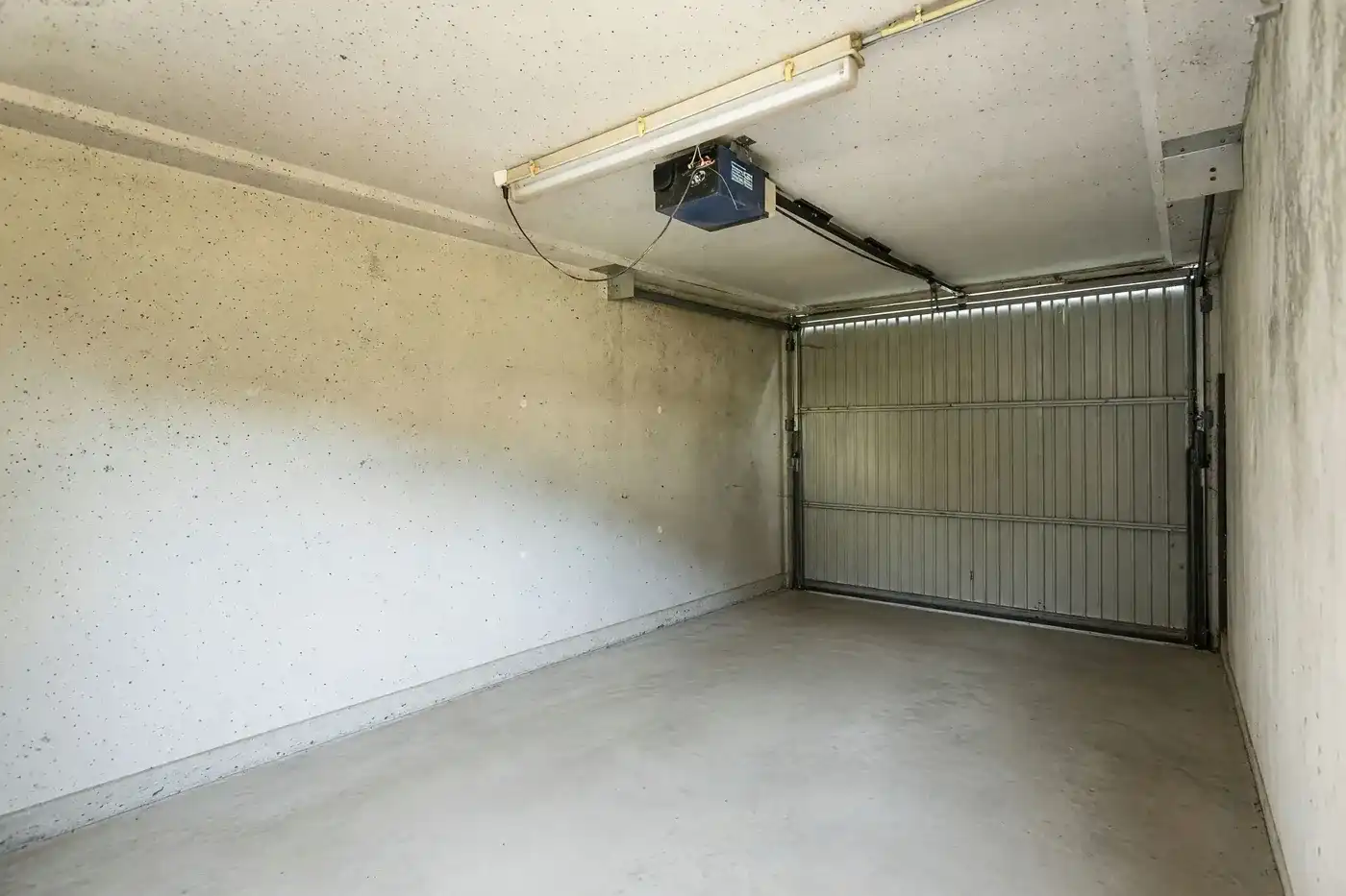 Woning met tuin, garage en uitweg in Zwevegem foto 14