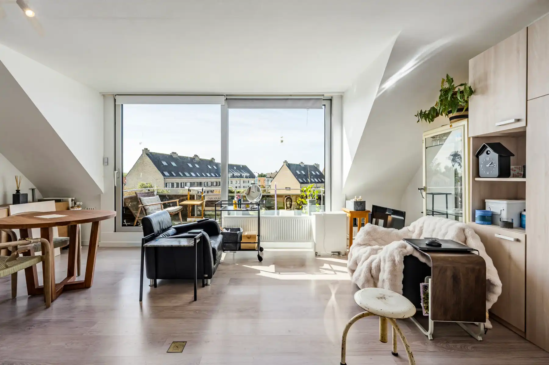 Zonnige studio met open zicht nabij het strand foto 3