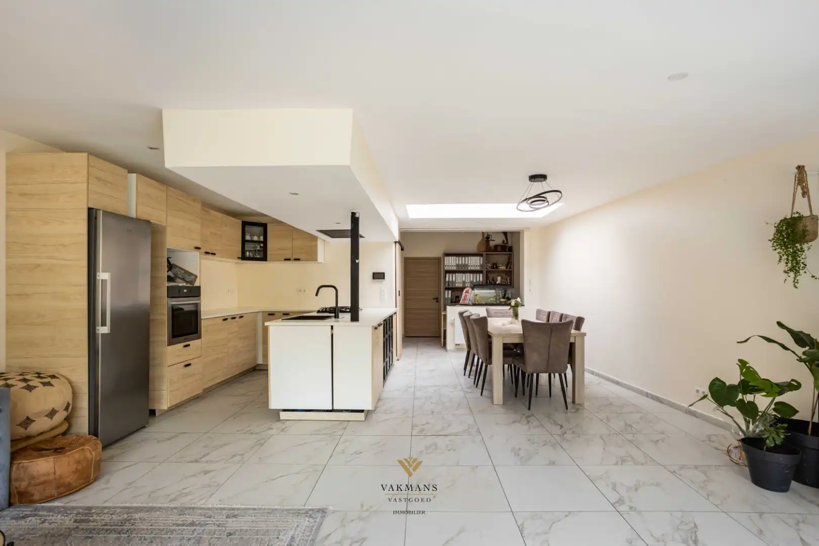 Gerenoveerde moderne woning met 4 slaapkamers en stadstuin foto 18