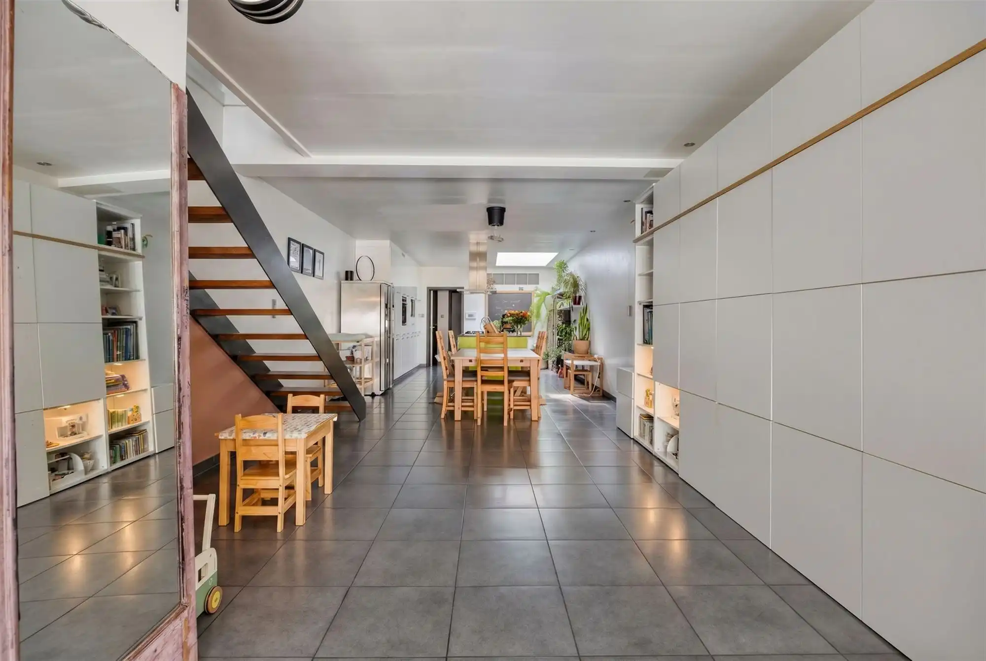 Verrassend ruime instapklare gezinswoning met garage foto 7