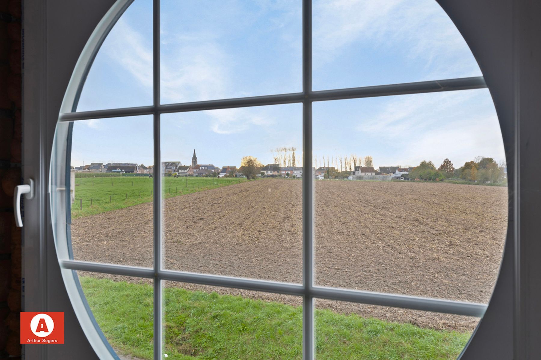 Unieke energiezuinige hoeve met 5 à 6 slaapkamers en weiland foto 25