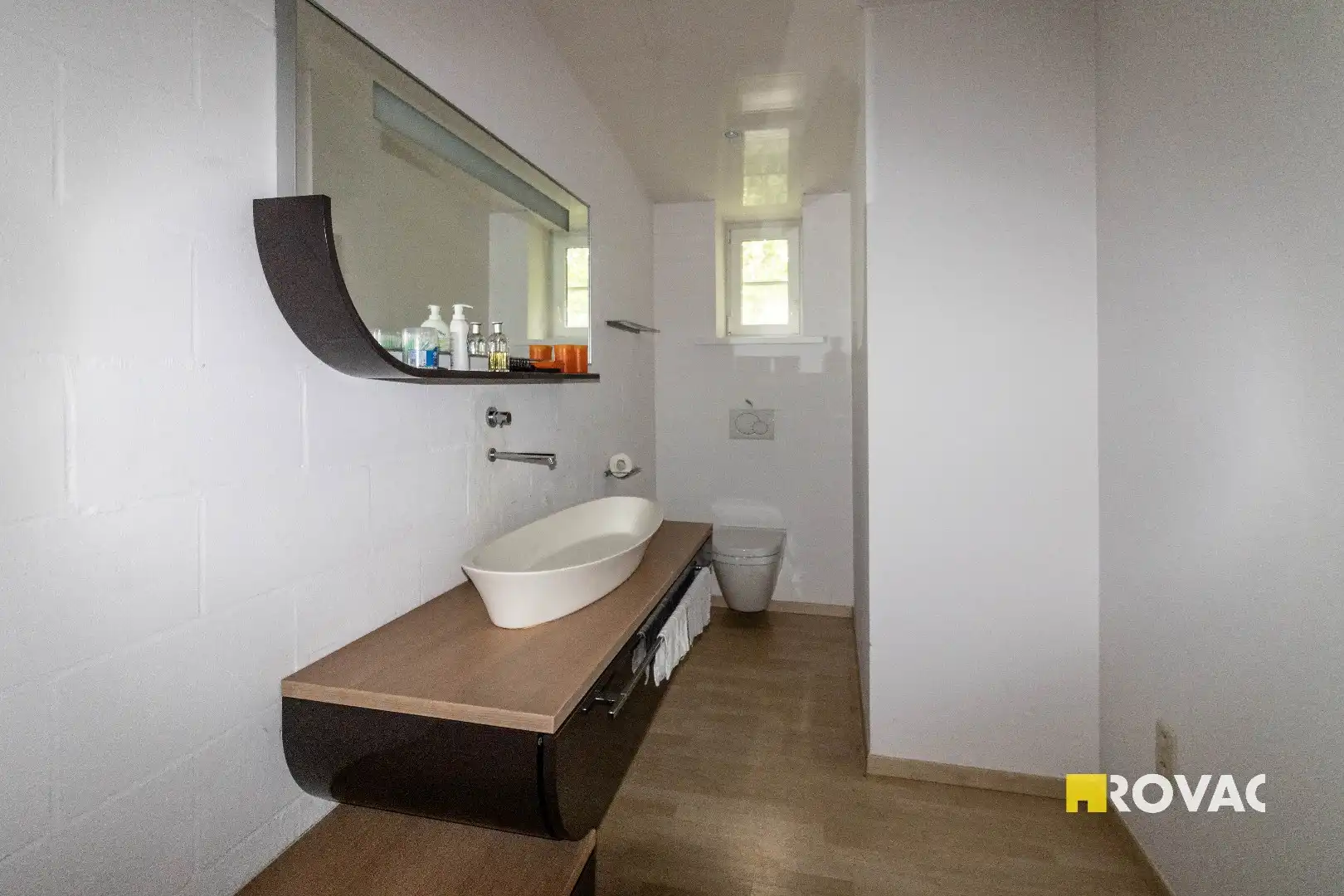 Ruime alleenstaande loftwoning met garage/opslagplaats foto 17