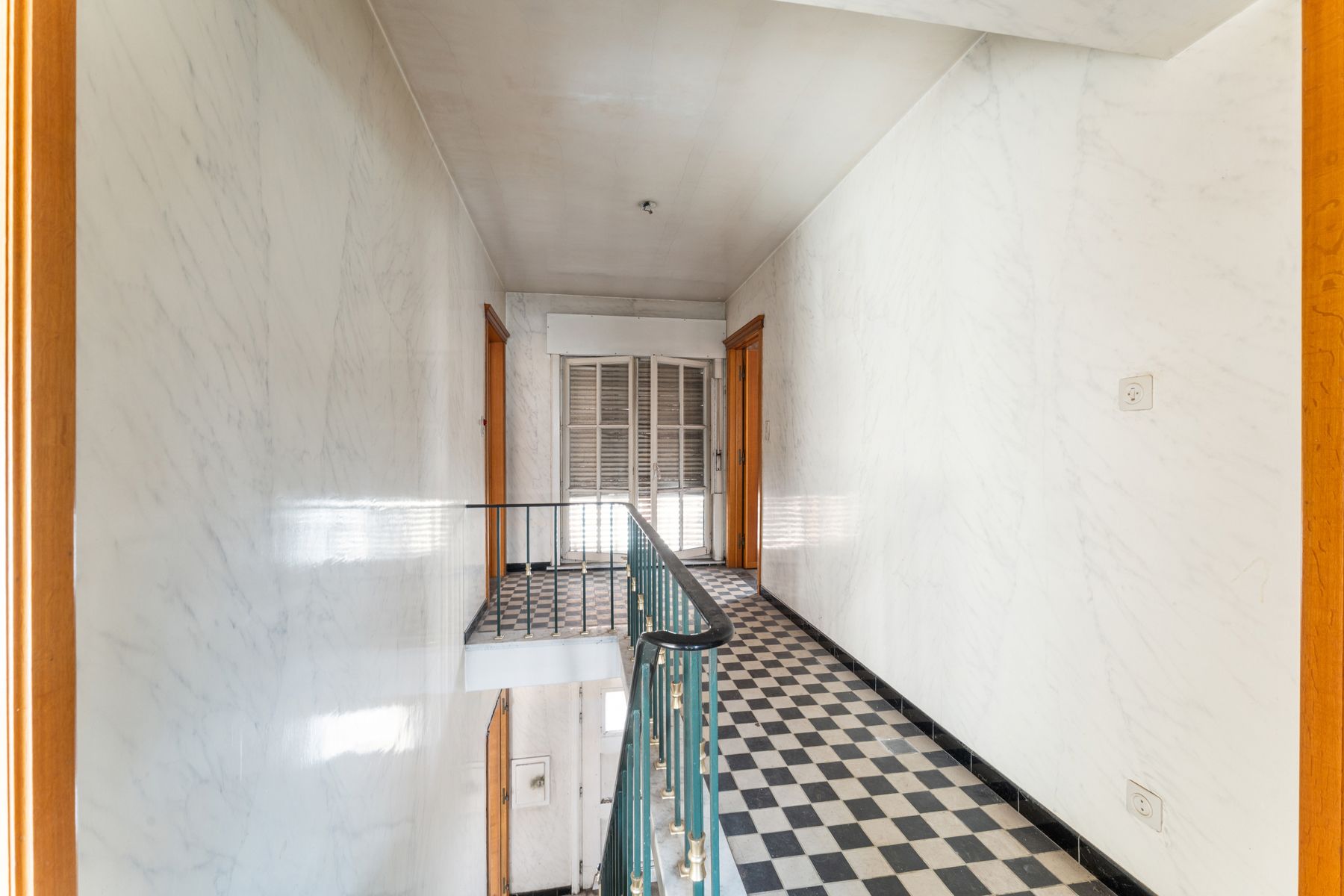 Te renoveren woning met 4 slaapkamers en garage op 432 m² foto 12