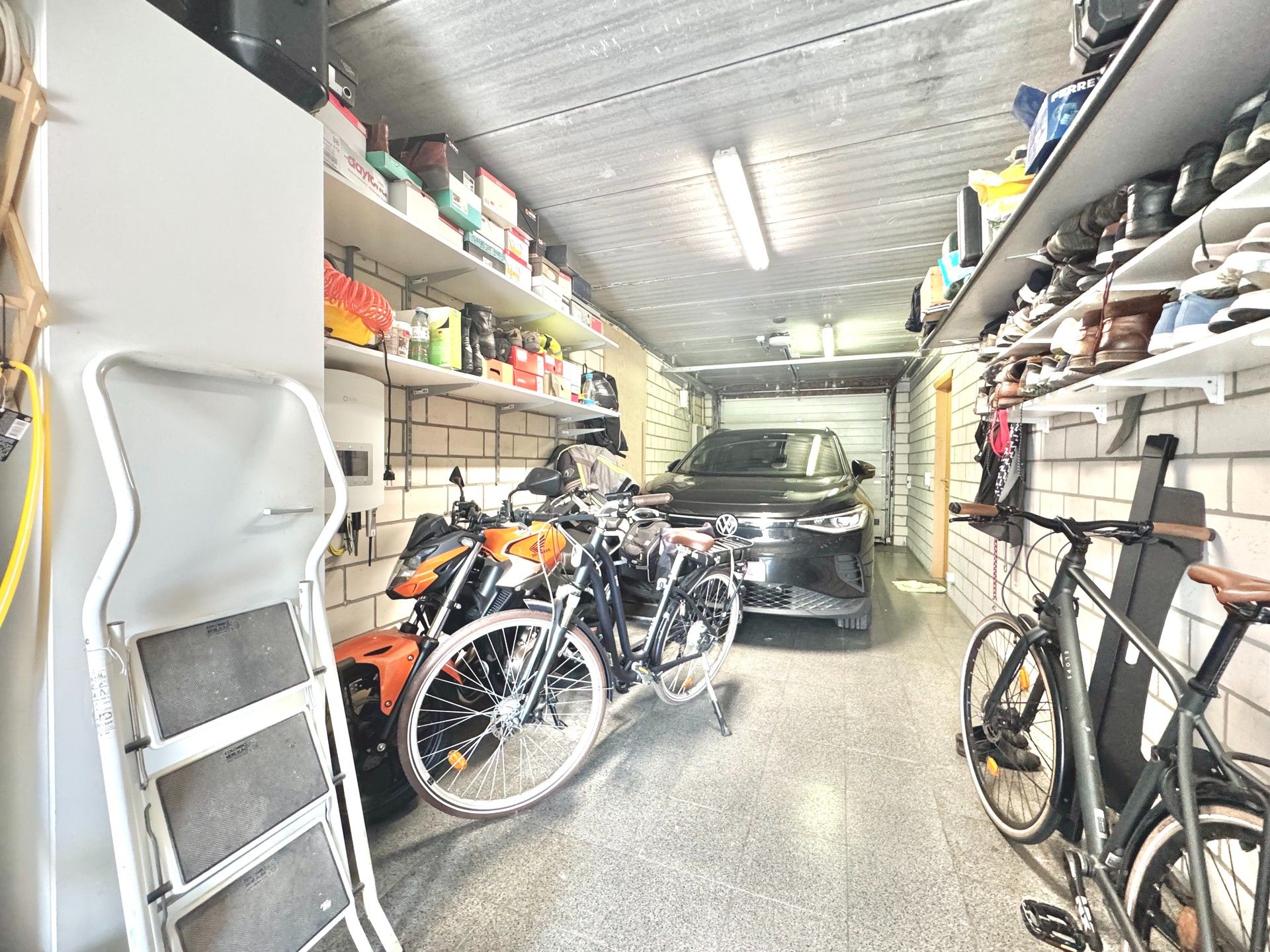 BREDEGEVEL-WONING MET 3 KAMERS, GROTE GARAGE & TUIN foto 18