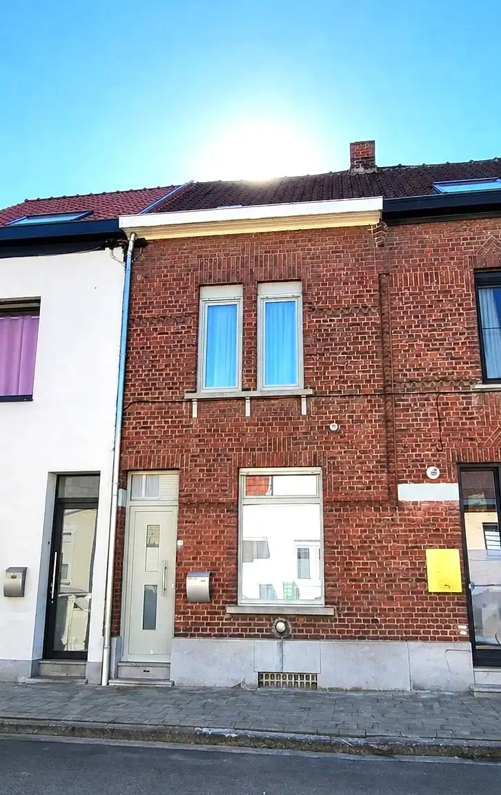 Hoofdfoto van de publicatie: Deze charmante woning met karakter is gelegen op wandelafstand van het station en centrum, biedt een verrassend ruime en praktische indeling, ideaal voor starters of investeerders. 