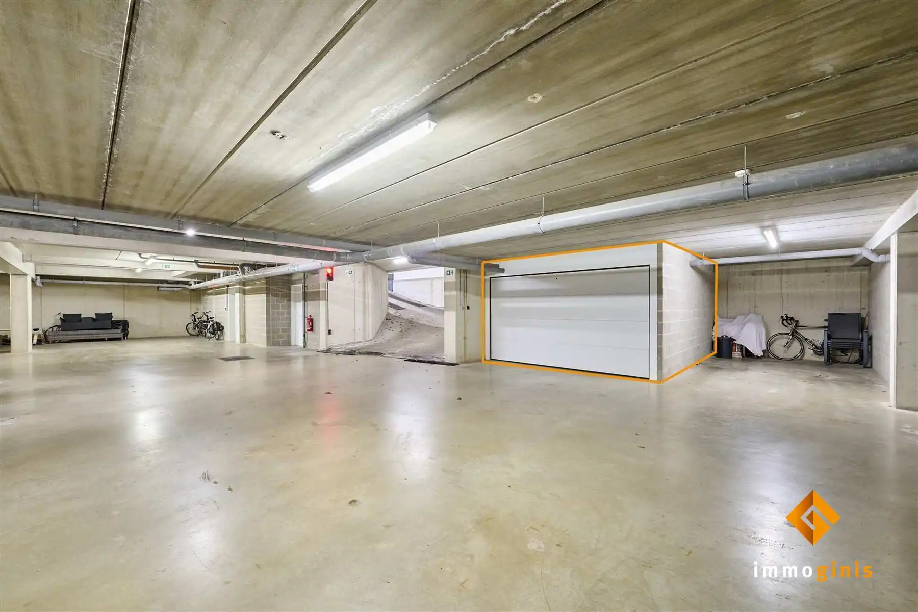 Instapklaar 1- slaapkamerappartement op 2e verdieping in het centrum van Lommel! foto 11
