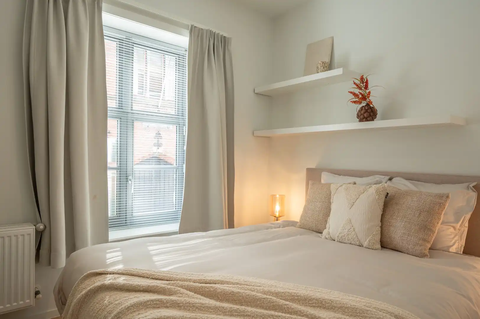 Stijlvol gerenoveerde hoekwoning met aparte duplex studio op topligging foto 7