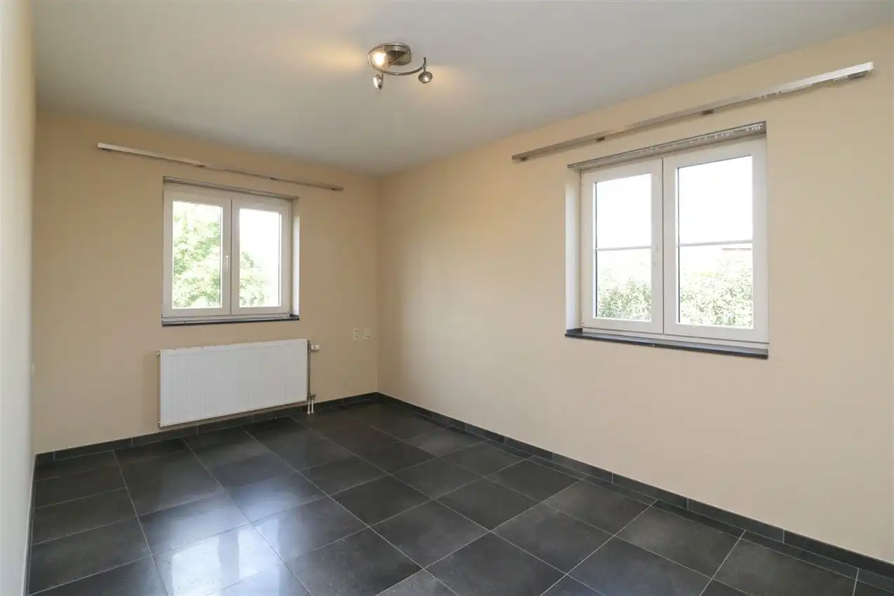 Recente woning met vier slpk, tuin, garage op rustige locatie foto 22