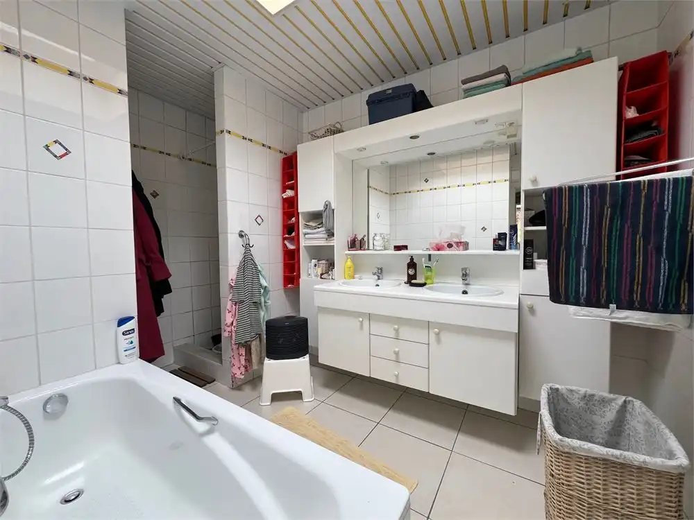 Charmante woning met 3 slaapkamers en garage foto 6