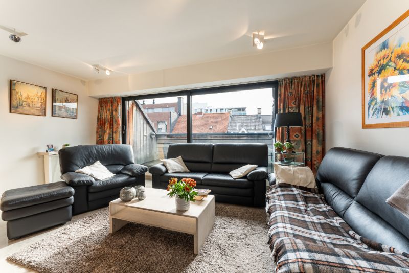 Ruim duplex dakappartement met twee slaapkamers nabij de Grote Markt foto 2