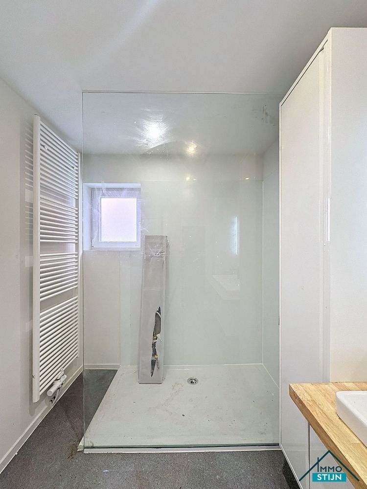 Gelijkvloers appartement met foto 10