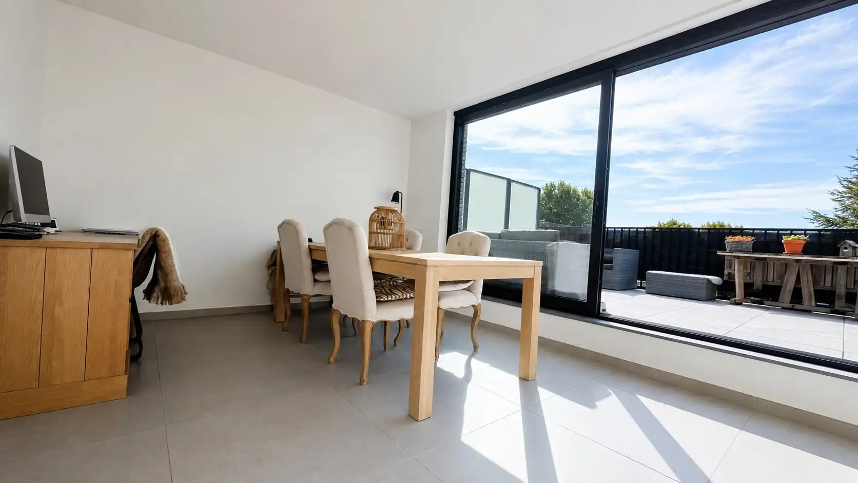 Prachtig appartement met groot terras, 2 kamers MET staanplaats foto 3