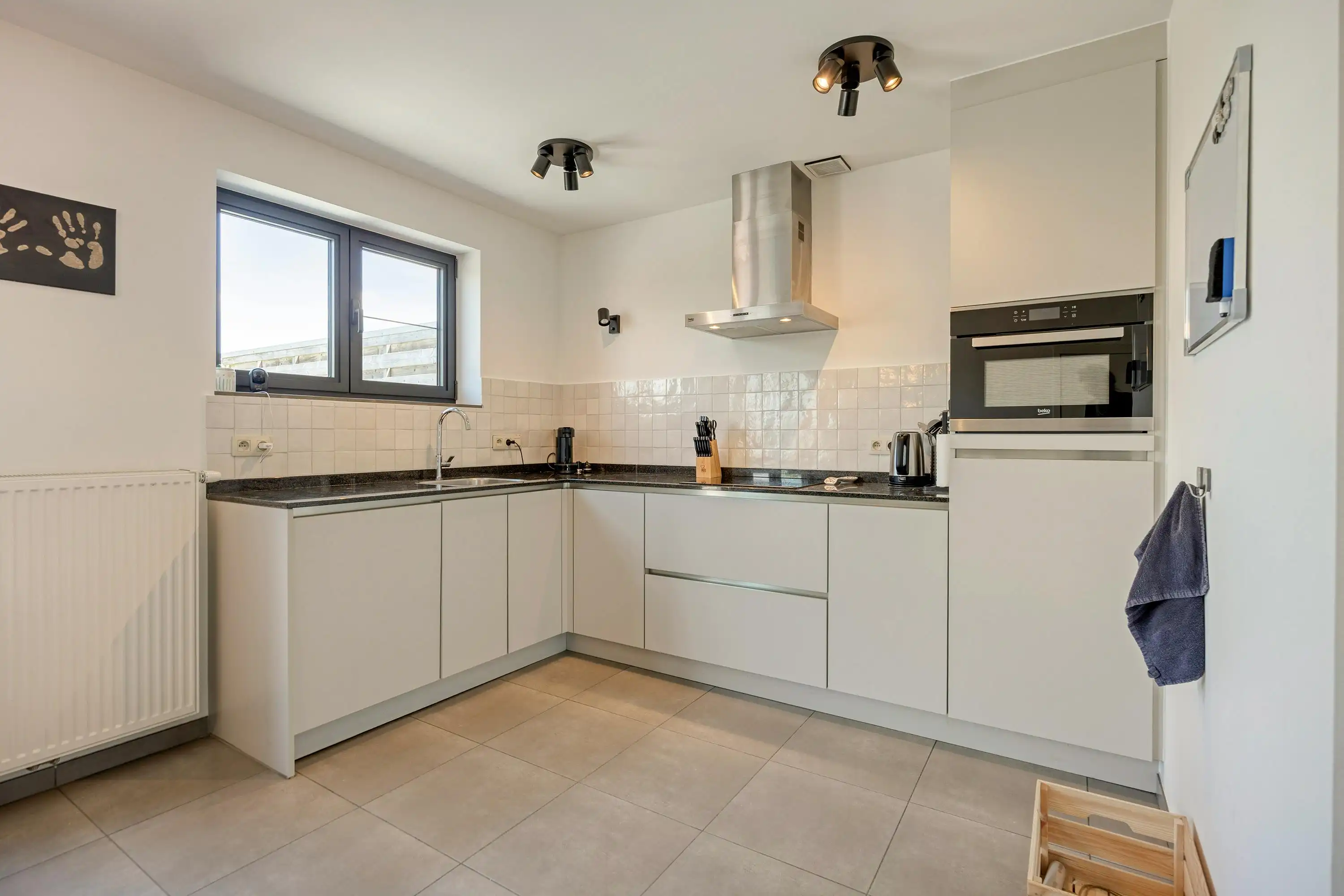Instapklaar appartement  met ruim terras te koop in Brecht! foto 6
