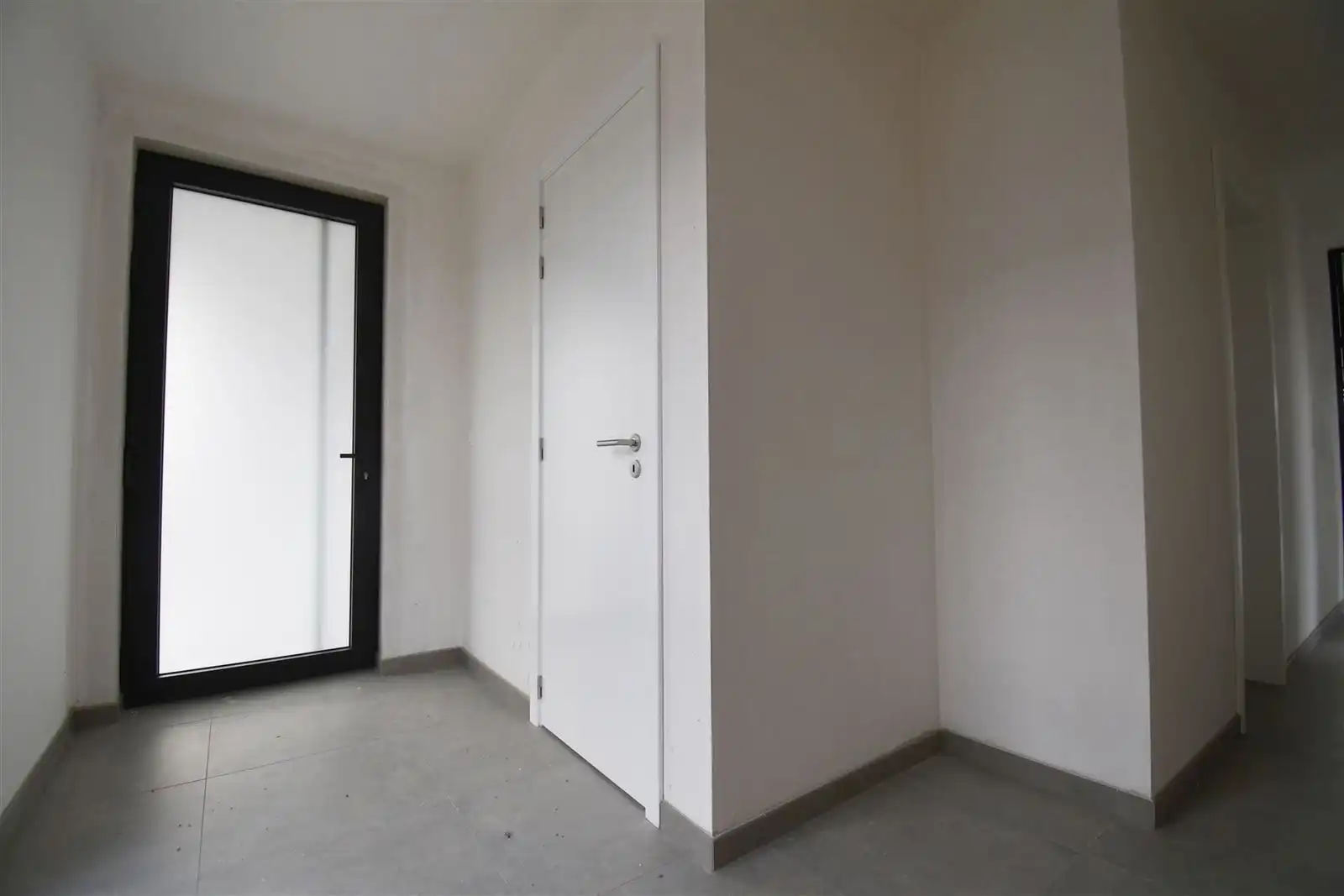 Nieuwbouwappartement met 2 slaapkamers en ruim terras foto 8