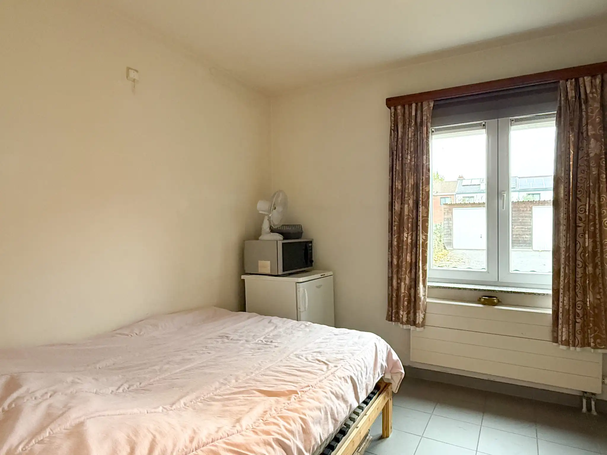 Gelijkvloers studio-appartement met garage foto 7
