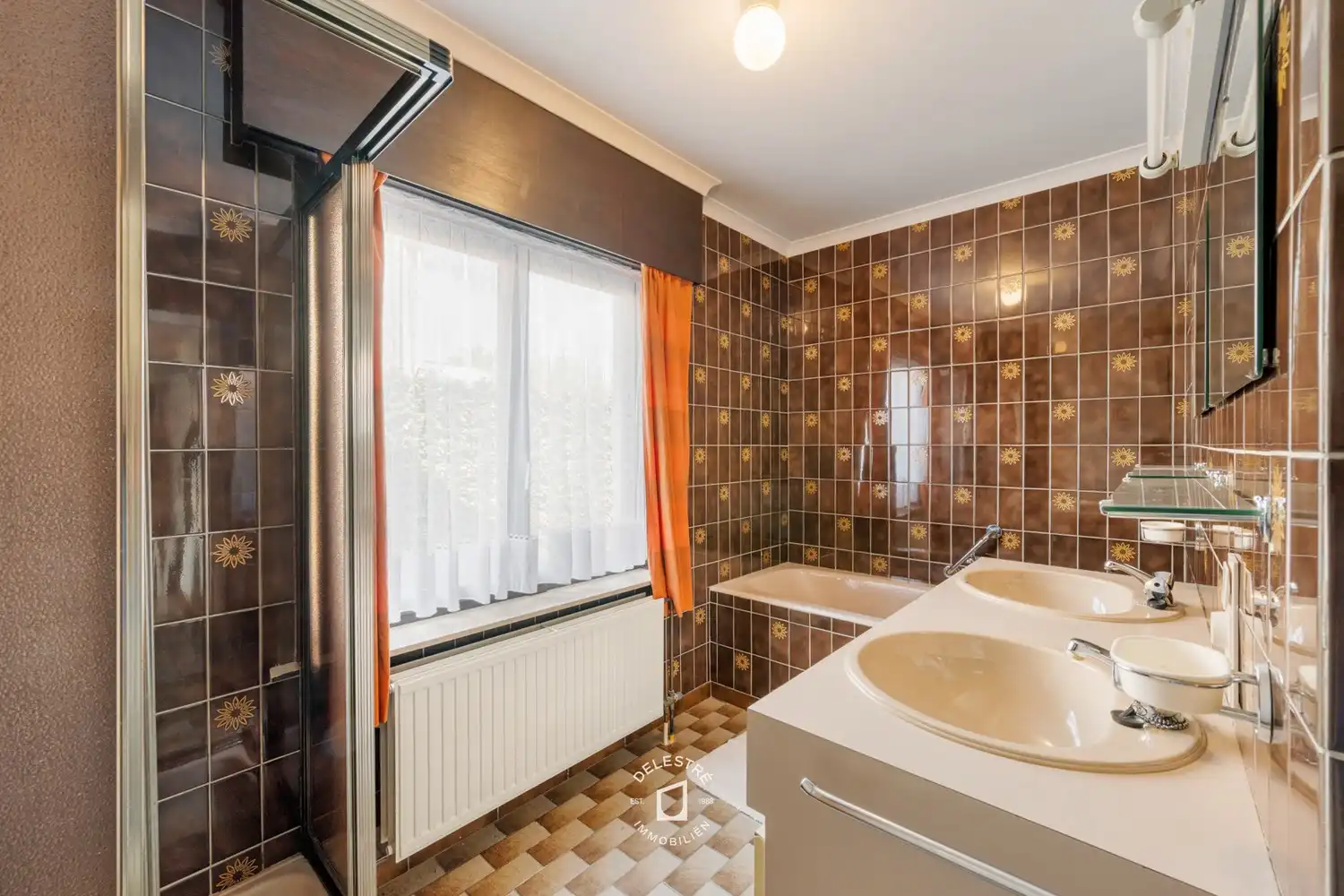 RUIME WONING met garage voor 2 wagens en grote tuin op centrale ligging in Welle foto 17