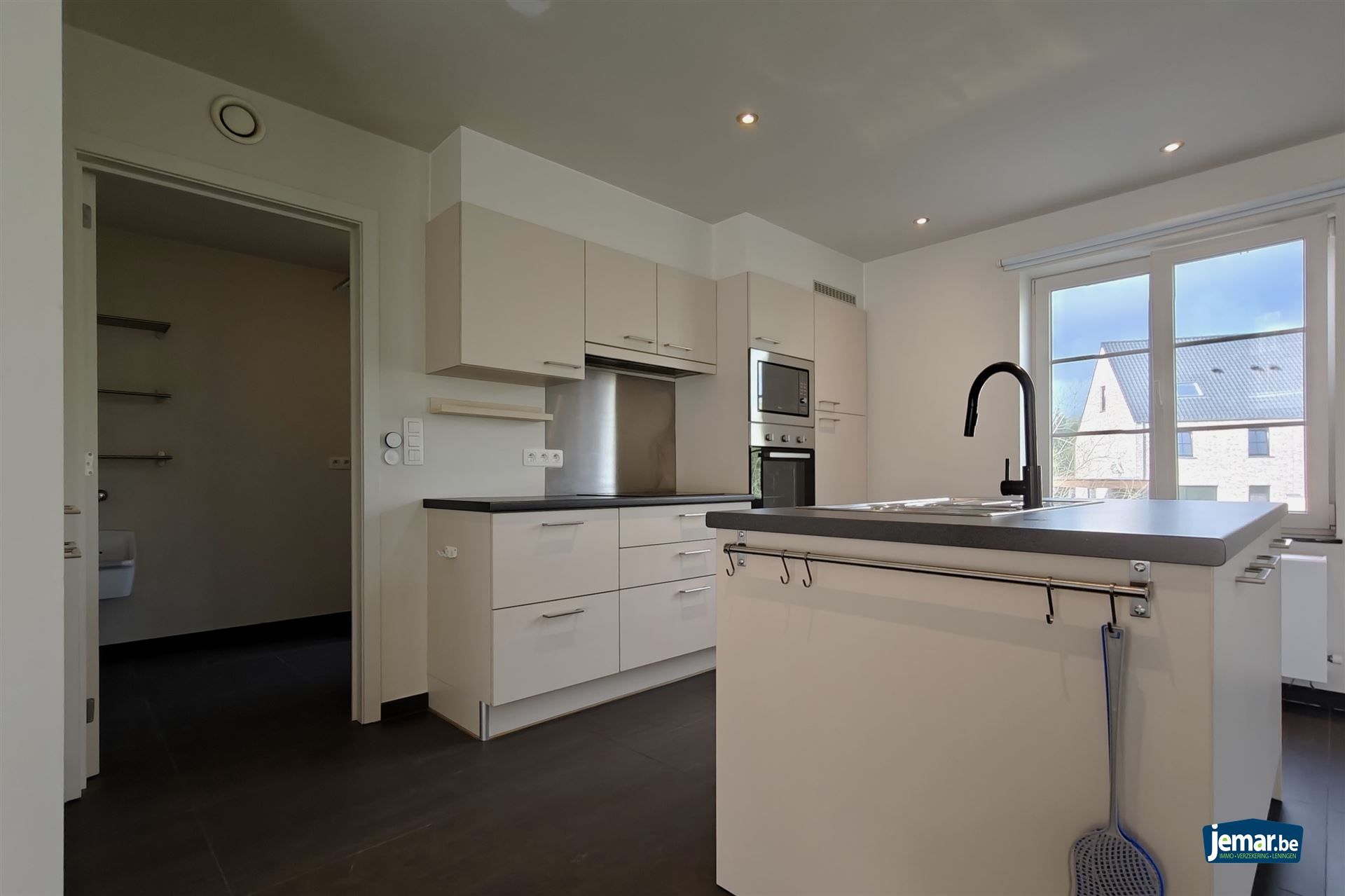 Ruime duplex (197m²) in een residentiële woonwijk te Munsterbilzen foto 5