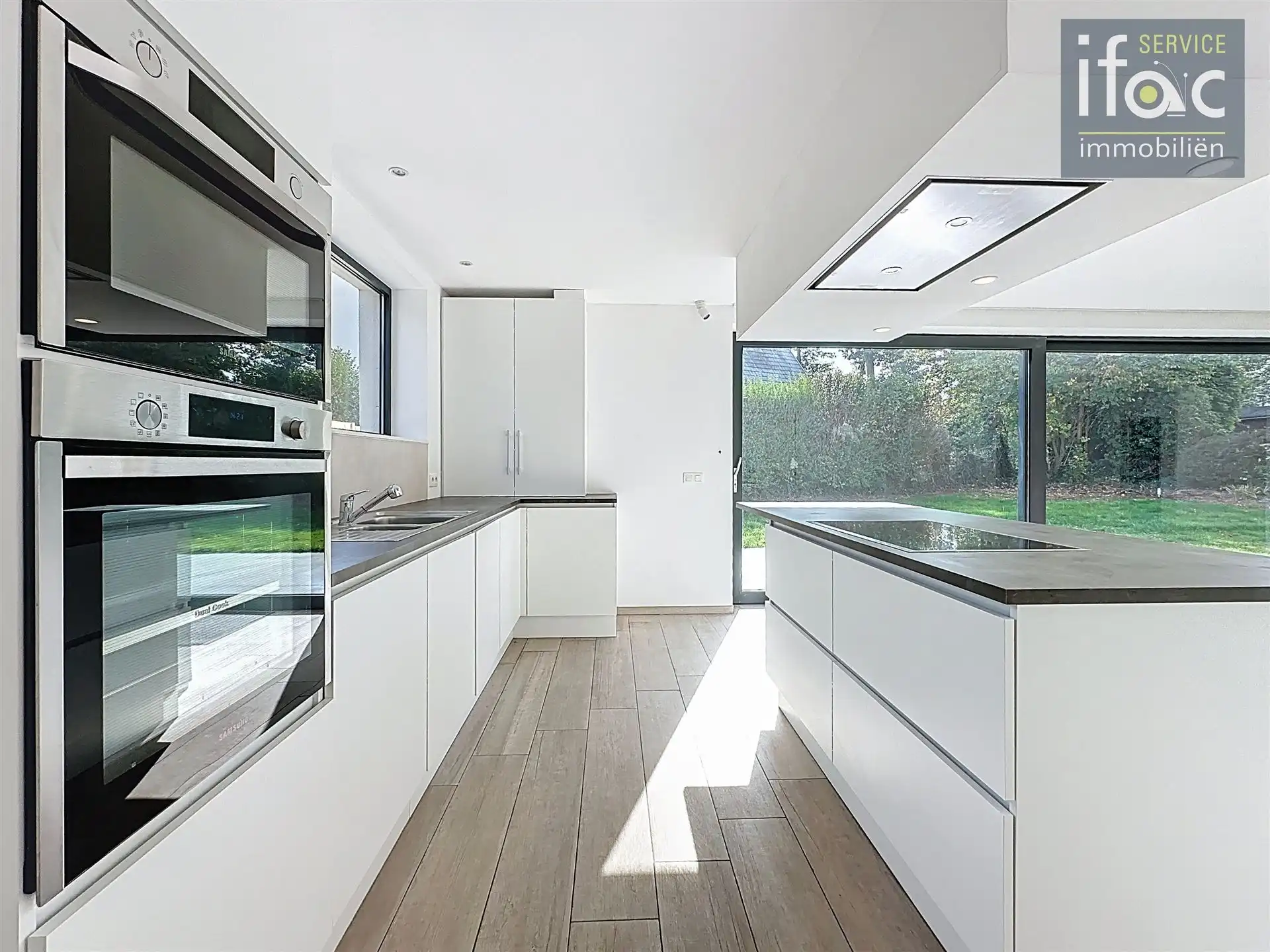 Moderne villa met 6 slaapkamers en zonnige tuin in wijk Arboretum foto 3