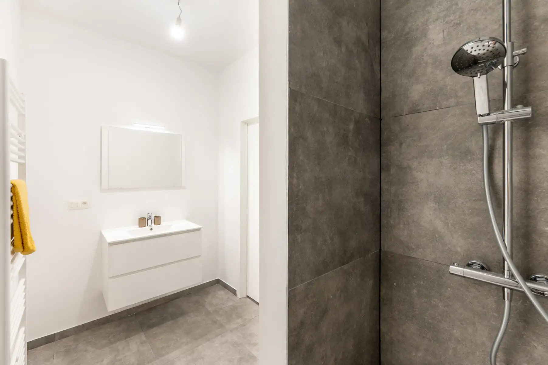 Sfeervol appartement met leuke tuin in hartje Mortsel foto 12