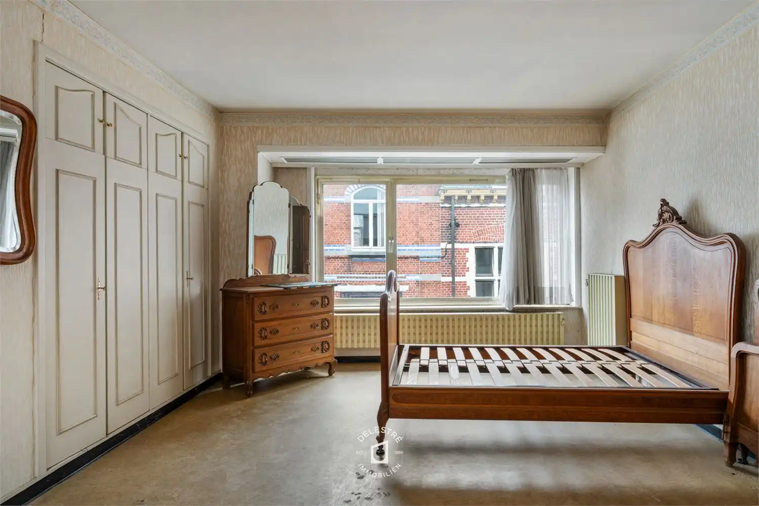 ERG RUIME MULTIFUNCTIONELE EIGENDOM MET 3 GARAGES foto 25