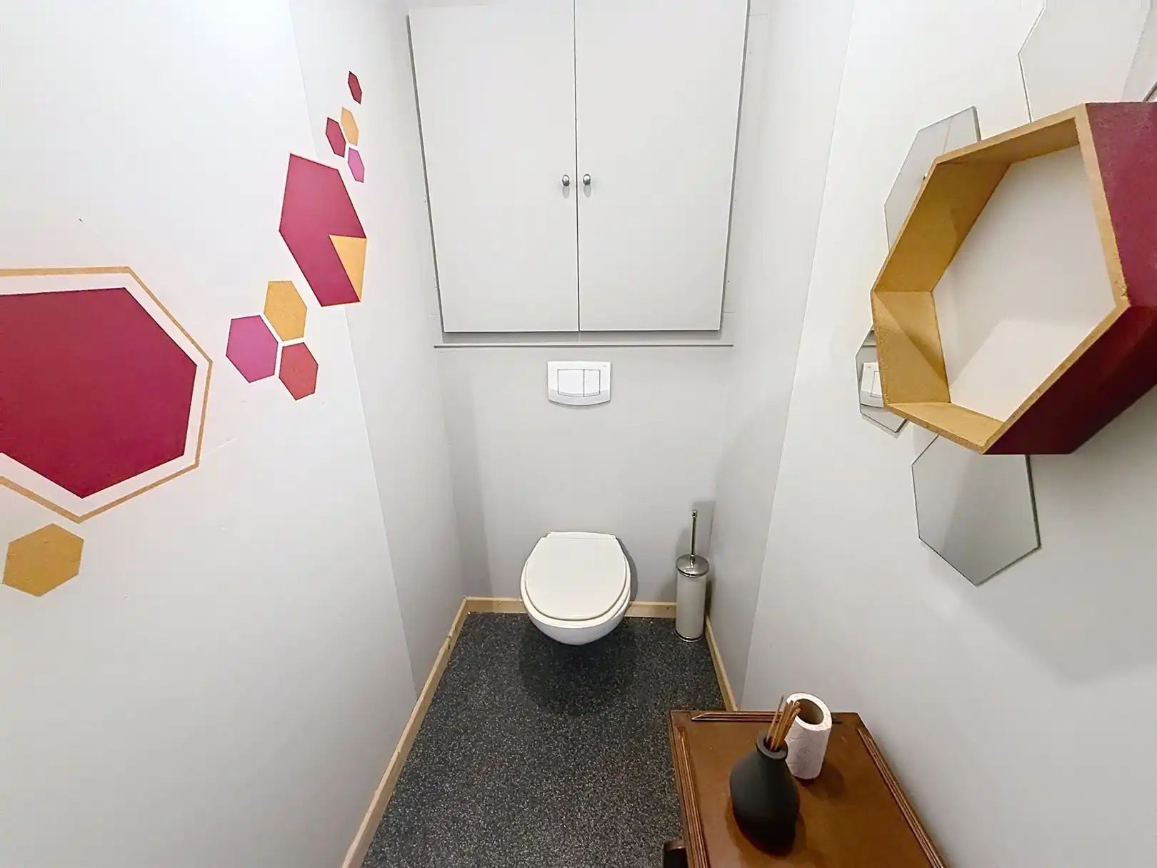 Instapklare stadwoning met koer, 2/3 slpks foto 38