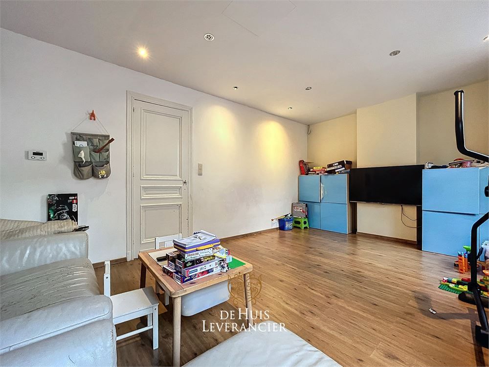 RUIME woning te koop (8 slpks, 2 badk) die ook perfect als tweewoonst kan dienen foto 12