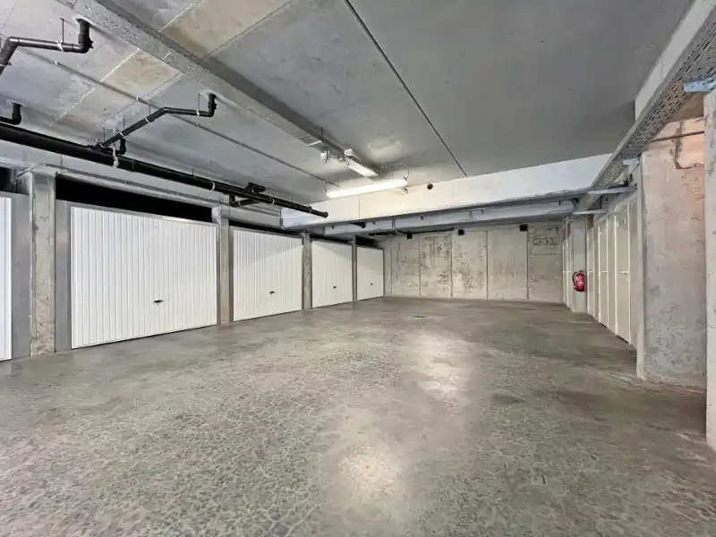 RUSTIG APPARTEMENT MET GROOT ZONNIG TERRAS foto 24