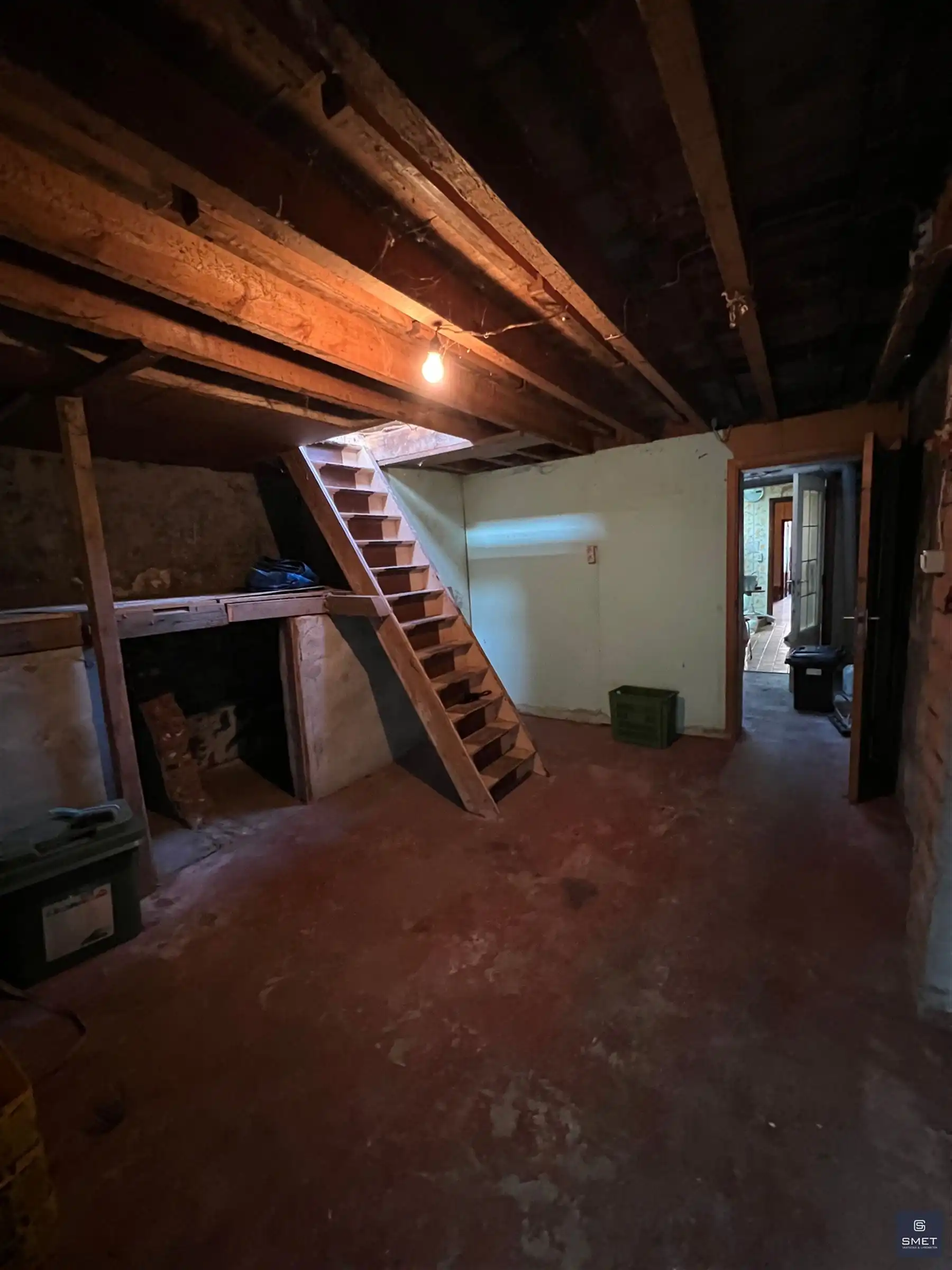 TE RENOVEREN OF TE SLOPEN WONING MET ZUIDELIJKE TUIN foto 6