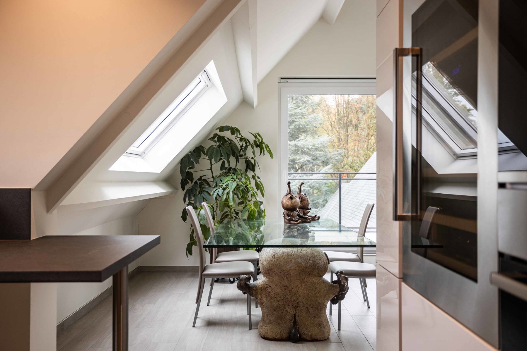 Recent, luxe penthouse met panoramisch terras foto 5