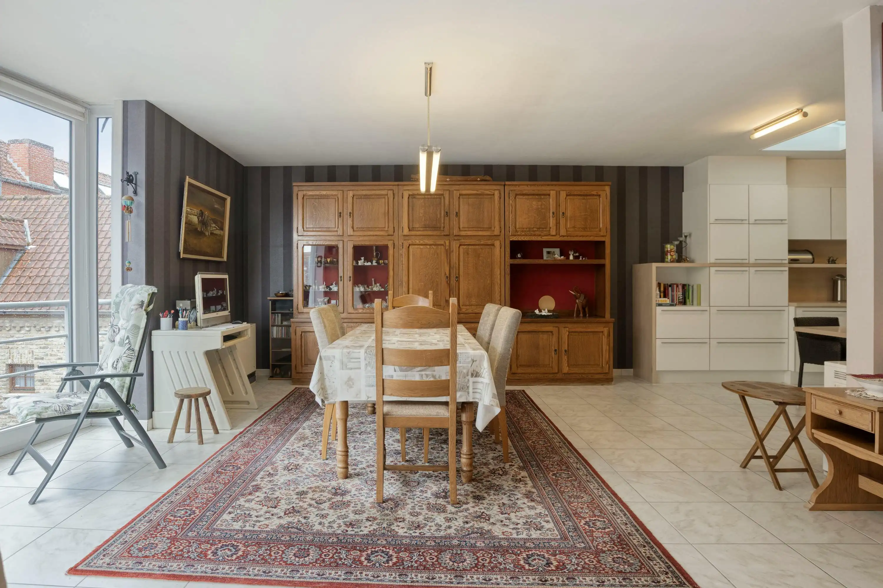 Ruime woning met 2 garages en lift in centrum Veurne foto 15