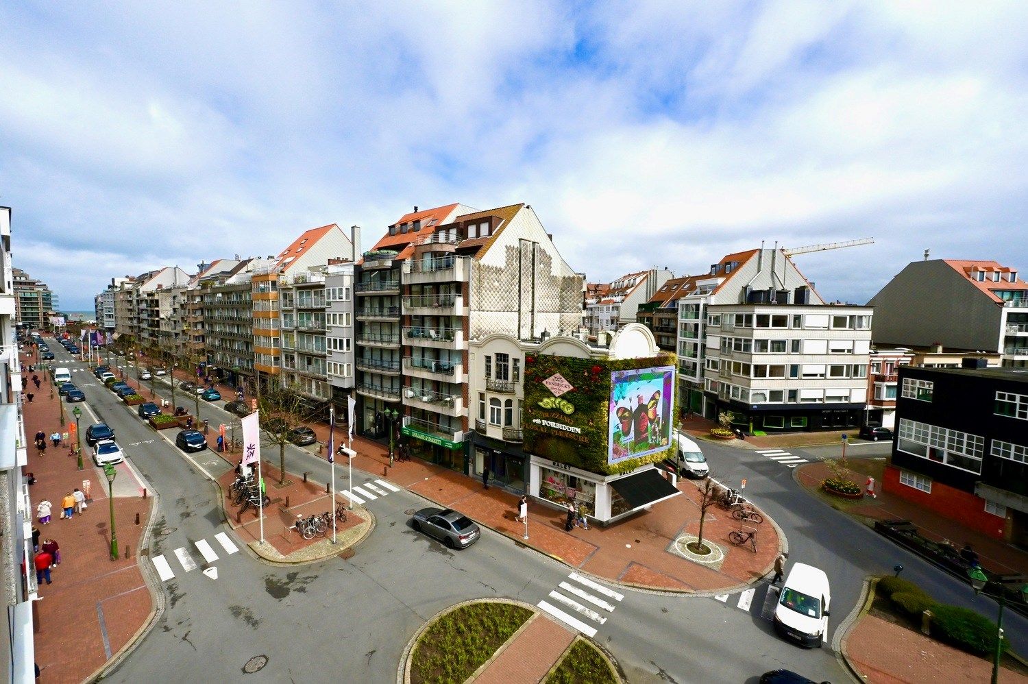 ONGEMEUBELD - Woonappartement in een rustige residentie, op de Lippenslaan (10m façade!). foto 8