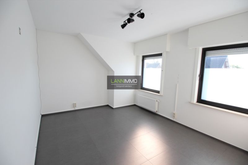 Gerenoveerde woonst met 2 slaapkamers en tuin foto 16