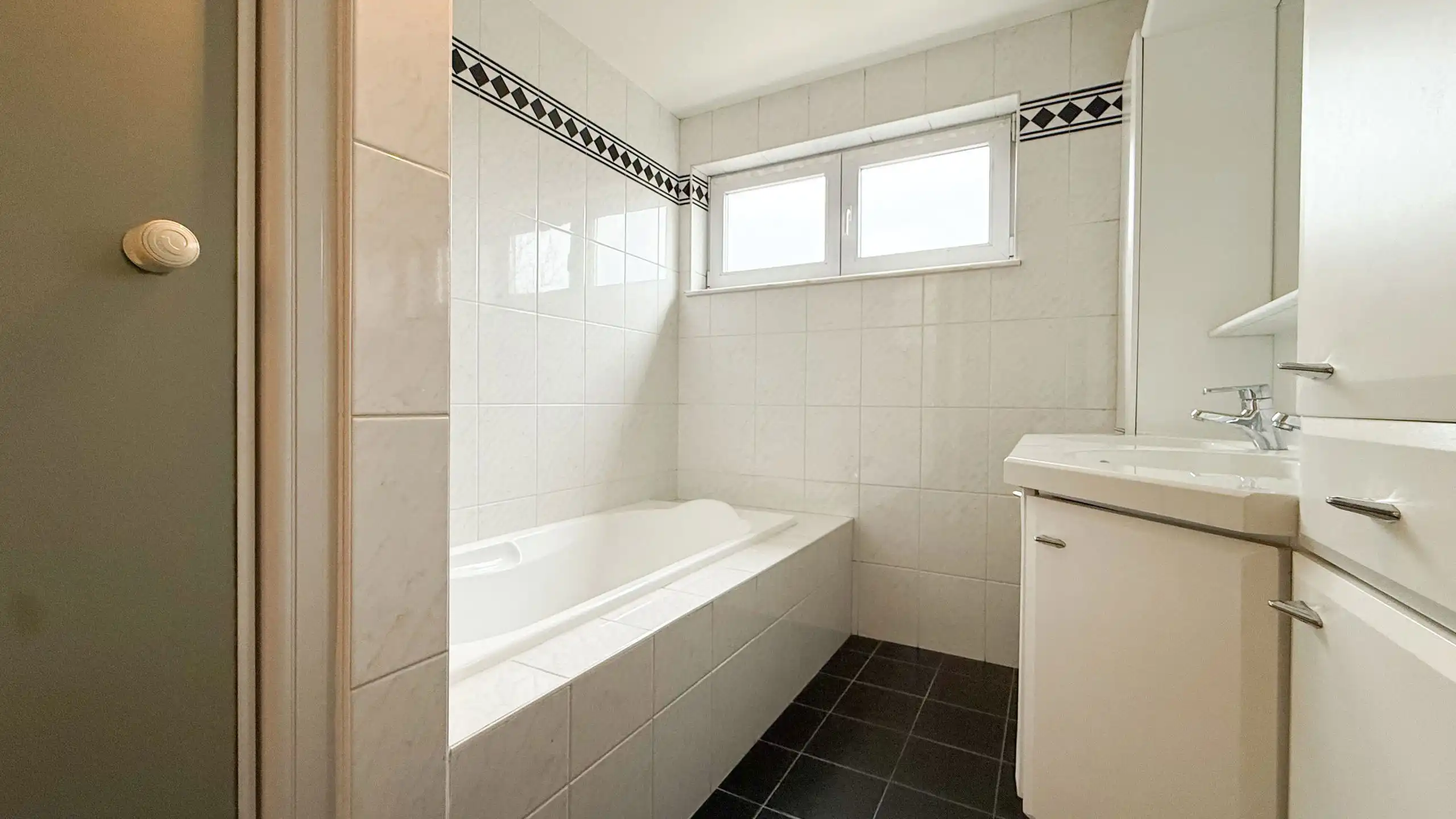 Gezellig duplex appartement met terras en garagebox in HZ! foto 21