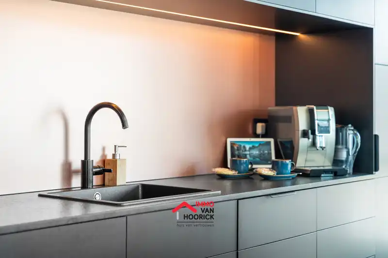 Prachtige instapklare woning met landelijk uitzicht en uitstekende ligging! foto 9