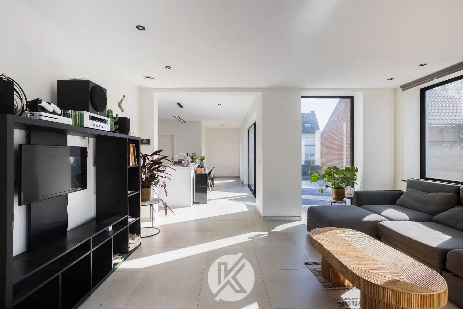 Gerenoveerde woning op leuke locatie foto 5