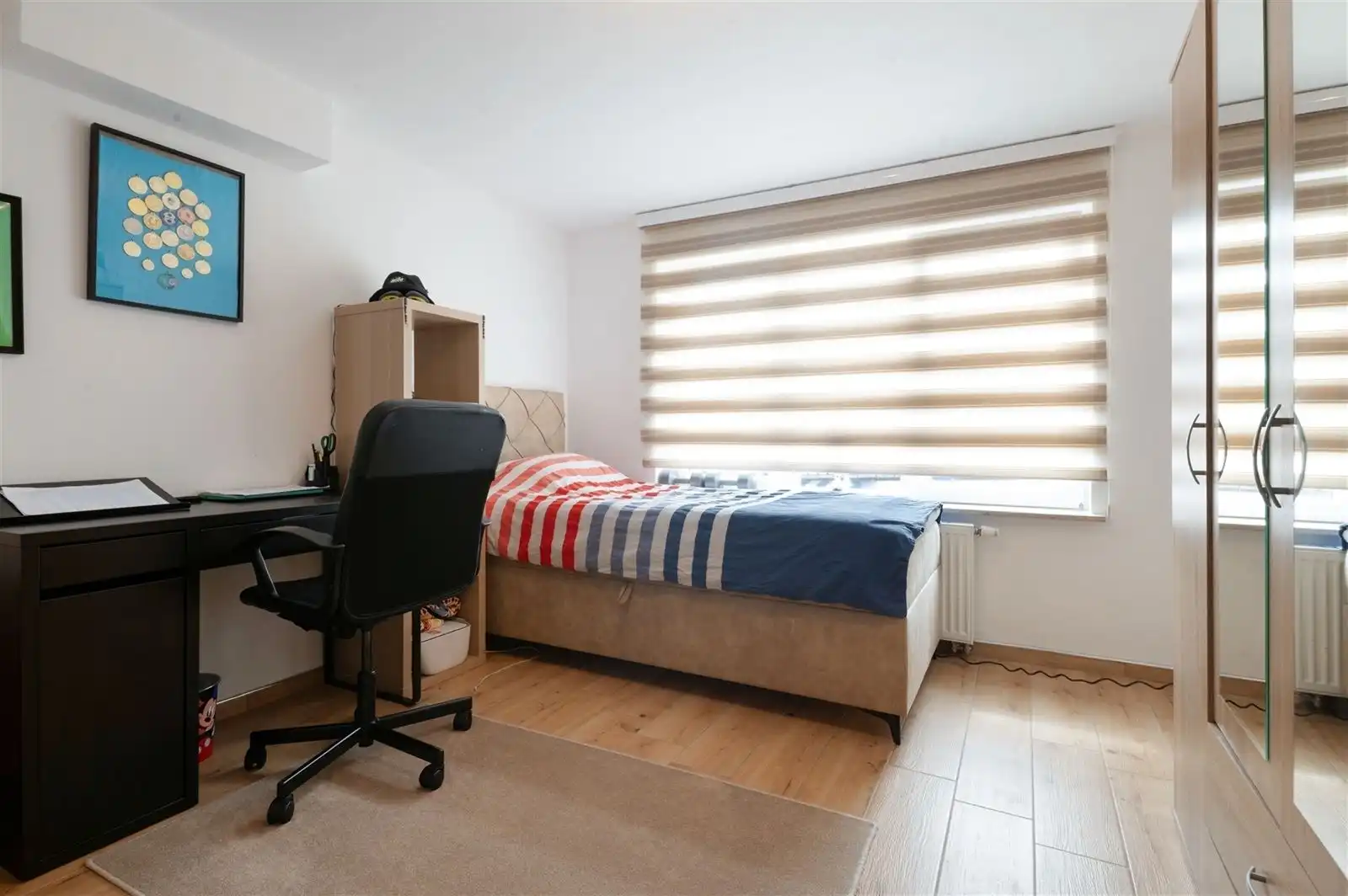 Modern afgewerkte en gerenoveerde gezinswonig met tuin op 2are93 foto 14