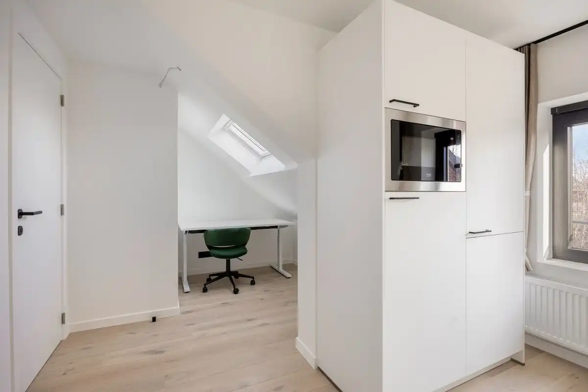 Volledig gerenoveerd en gemeubelde studentenkamer met privé badkamer en tuin - EPC A!  foto 22