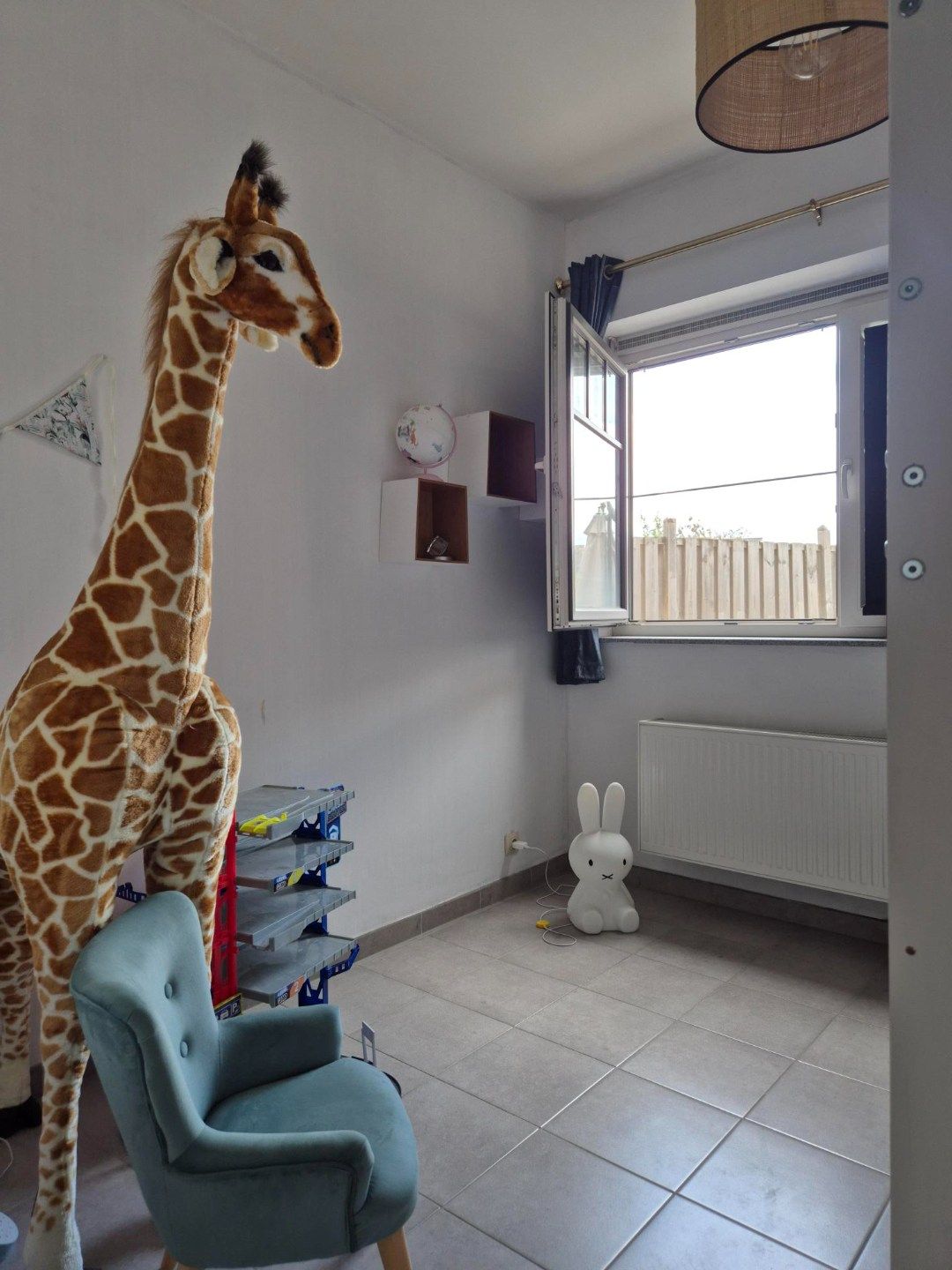 Gelijkvloers appartement met 2 slaapkamers, terras en tuin. foto 15
