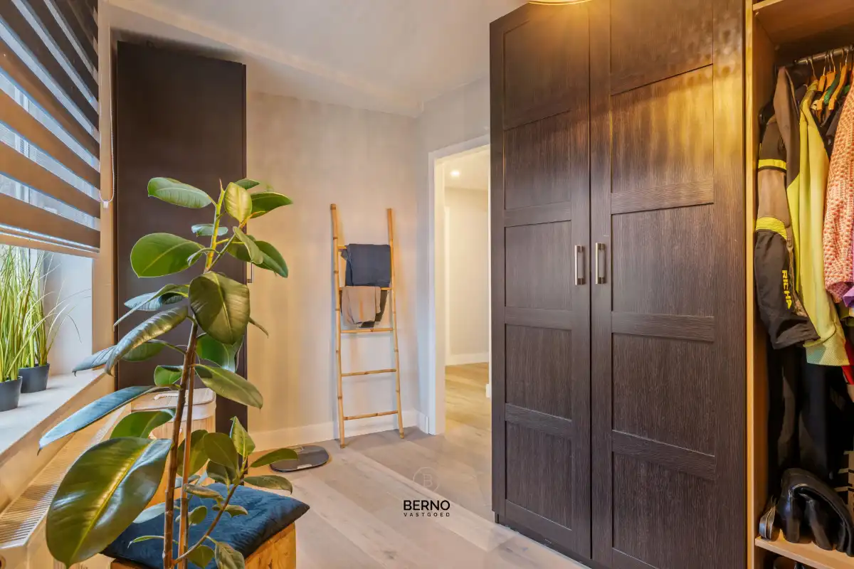 IN OPTIE! Knap gerenoveerd appartement mét garage foto 11